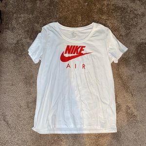 Nike women’s graphic tee